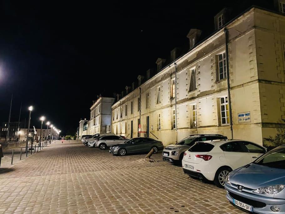 Proche cure thermale ,2 couchages 160, duplex 39m2 Rochefort-sur-Mer Extérieur photo